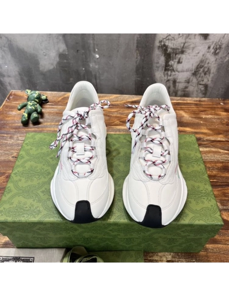 FashionStatement,GUCCI,IconicStyle,ItalianCraftsmanship,LuxuryFootwear,SNEAKER