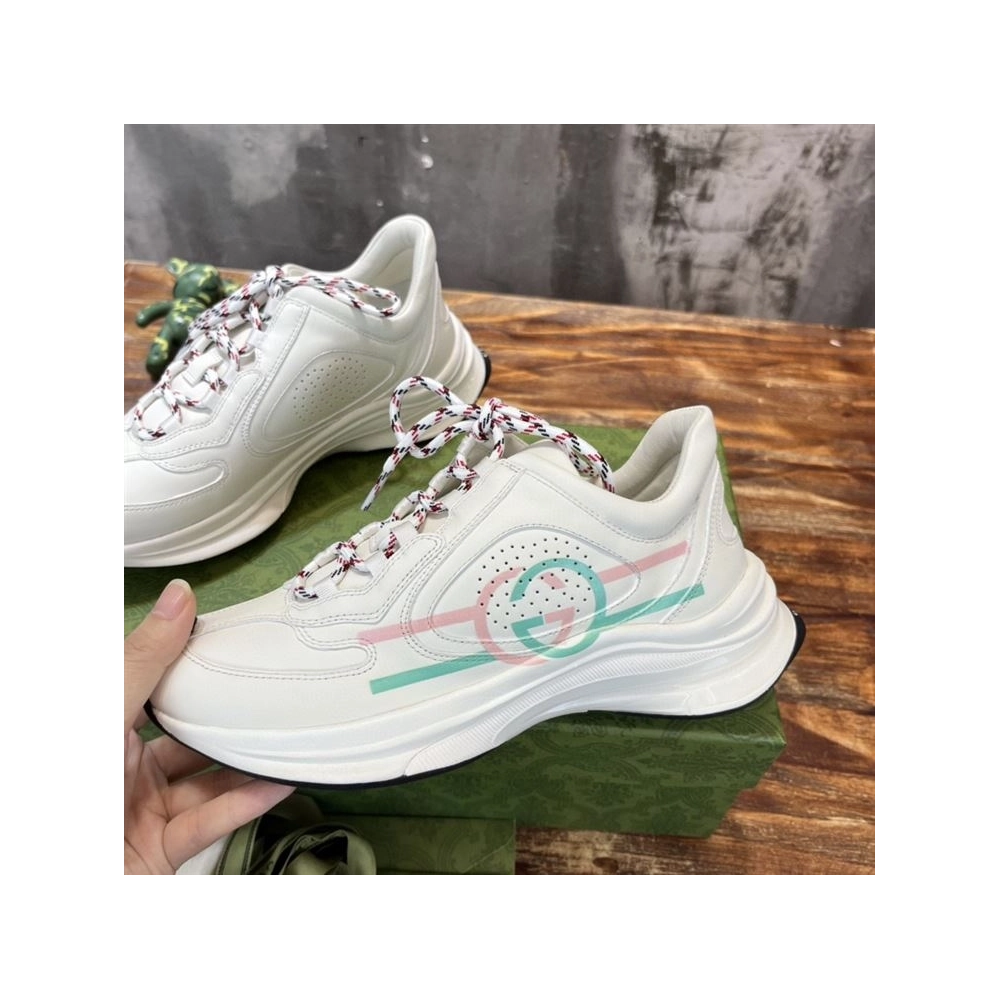 FashionStatement,GUCCI,IconicStyle,ItalianCraftsmanship,LuxuryFootwear,SNEAKER