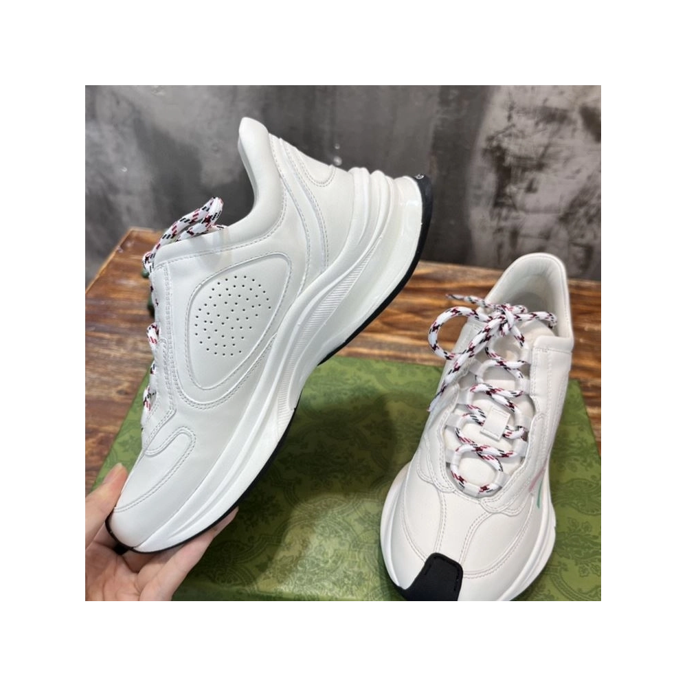 FashionStatement,GUCCI,IconicStyle,ItalianCraftsmanship,LuxuryFootwear,SNEAKER