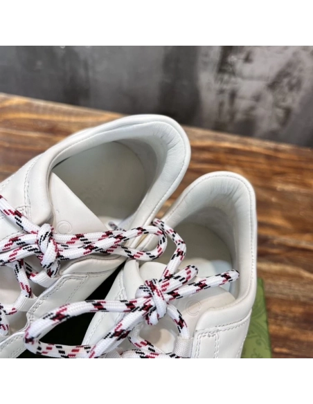 FashionStatement,GUCCI,IconicStyle,ItalianCraftsmanship,LuxuryFootwear,SNEAKER