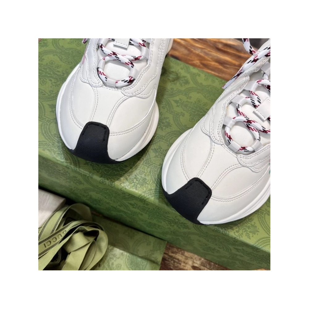 FashionStatement,GUCCI,IconicStyle,ItalianCraftsmanship,LuxuryFootwear,SNEAKER