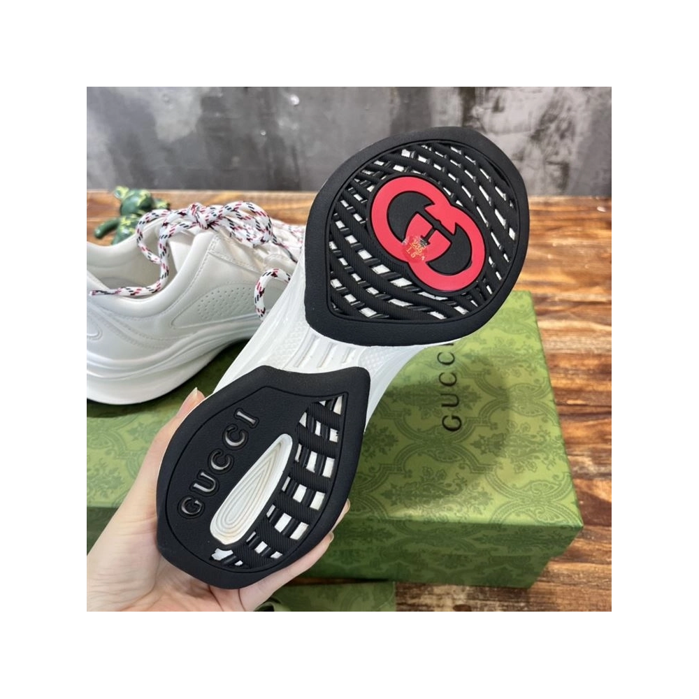 FashionStatement,GUCCI,IconicStyle,ItalianCraftsmanship,LuxuryFootwear,SNEAKER