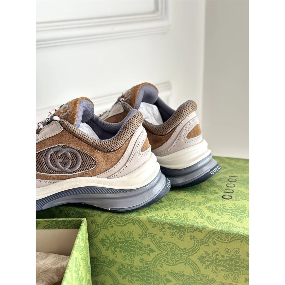 FashionStatement,GUCCI,IconicStyle,ItalianCraftsmanship,LuxuryFootwear,SNEAKER