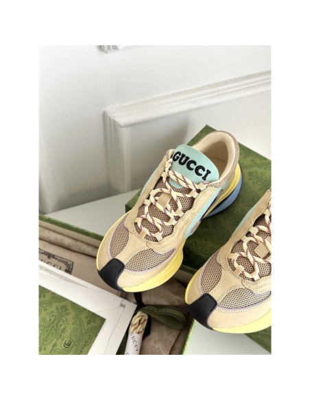 FashionStatement,GUCCI,IconicStyle,ItalianCraftsmanship,LuxuryFootwear,SNEAKER