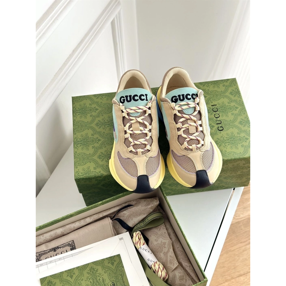 FashionStatement,GUCCI,IconicStyle,ItalianCraftsmanship,LuxuryFootwear,SNEAKER