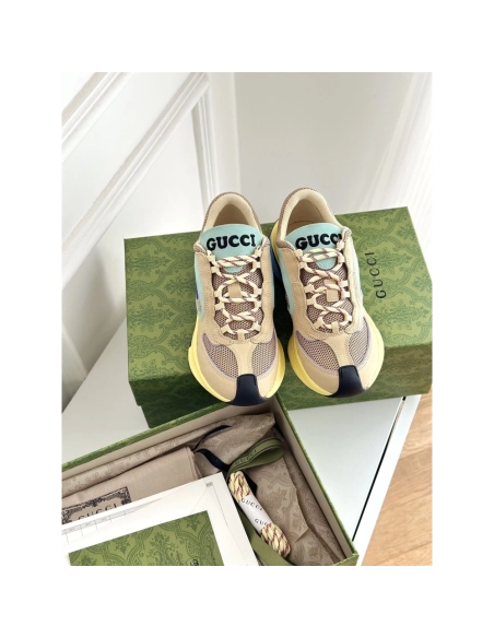 FashionStatement,GUCCI,IconicStyle,ItalianCraftsmanship,LuxuryFootwear,SNEAKER