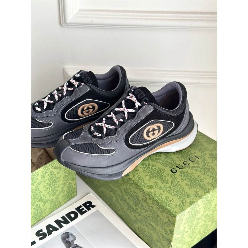 FashionStatement,GUCCI,IconicStyle,ItalianCraftsmanship,LuxuryFootwear,SNEAKER