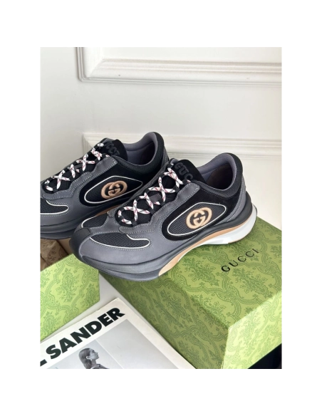 FashionStatement,GUCCI,IconicStyle,ItalianCraftsmanship,LuxuryFootwear,SNEAKER