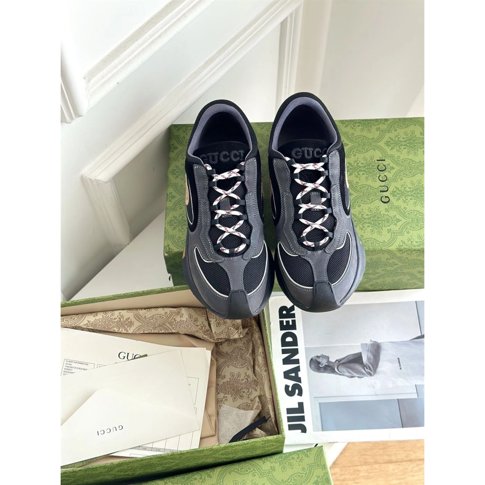 FashionStatement,GUCCI,IconicStyle,ItalianCraftsmanship,LuxuryFootwear,SNEAKER