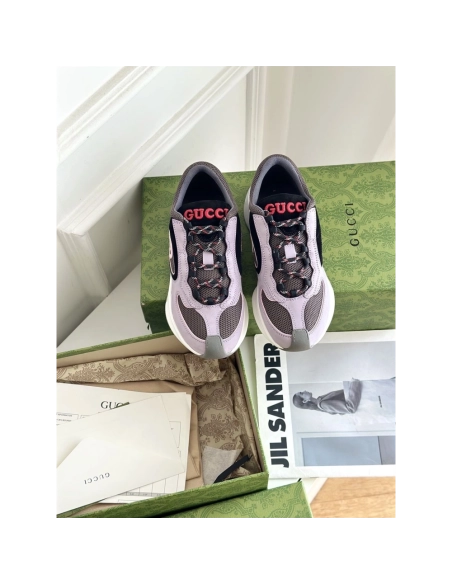 FashionStatement,GUCCI,IconicStyle,ItalianCraftsmanship,LuxuryFootwear,SNEAKER