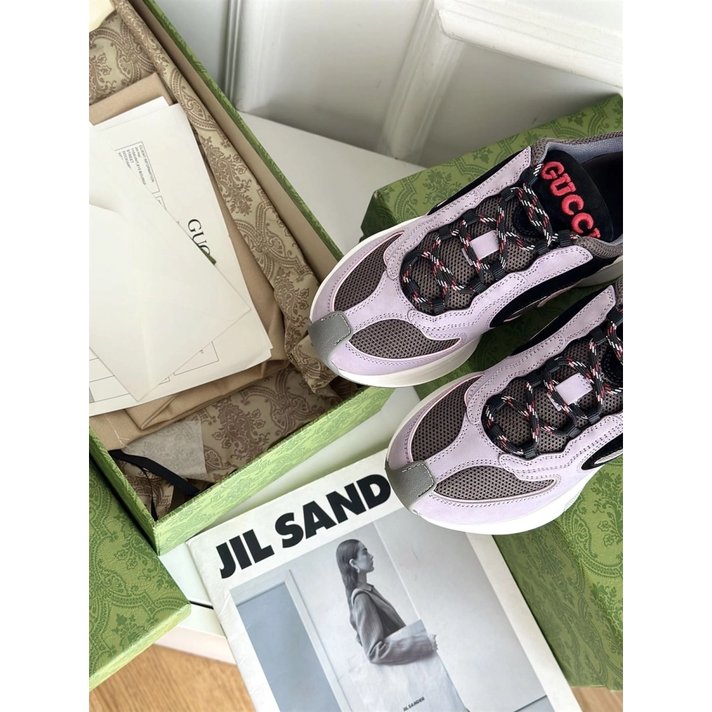 FashionStatement,GUCCI,IconicStyle,ItalianCraftsmanship,LuxuryFootwear,SNEAKER