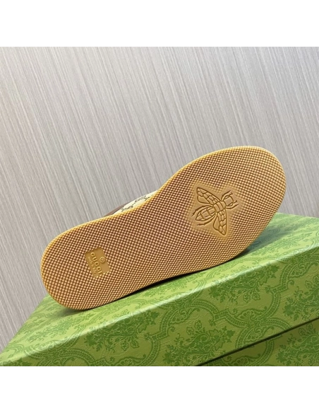 FashionStatement,GUCCI,IconicStyle,ItalianCraftsmanship,LuxuryFootwear,SNEAKER