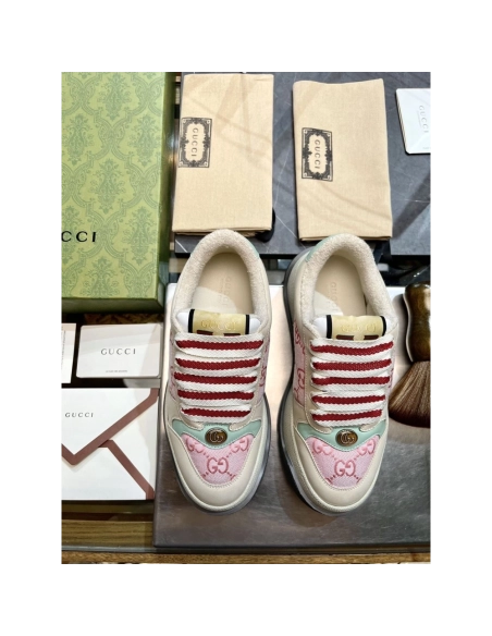 FashionStatement,GUCCI,IconicStyle,ItalianCraftsmanship,LuxuryFootwear,SNEAKER