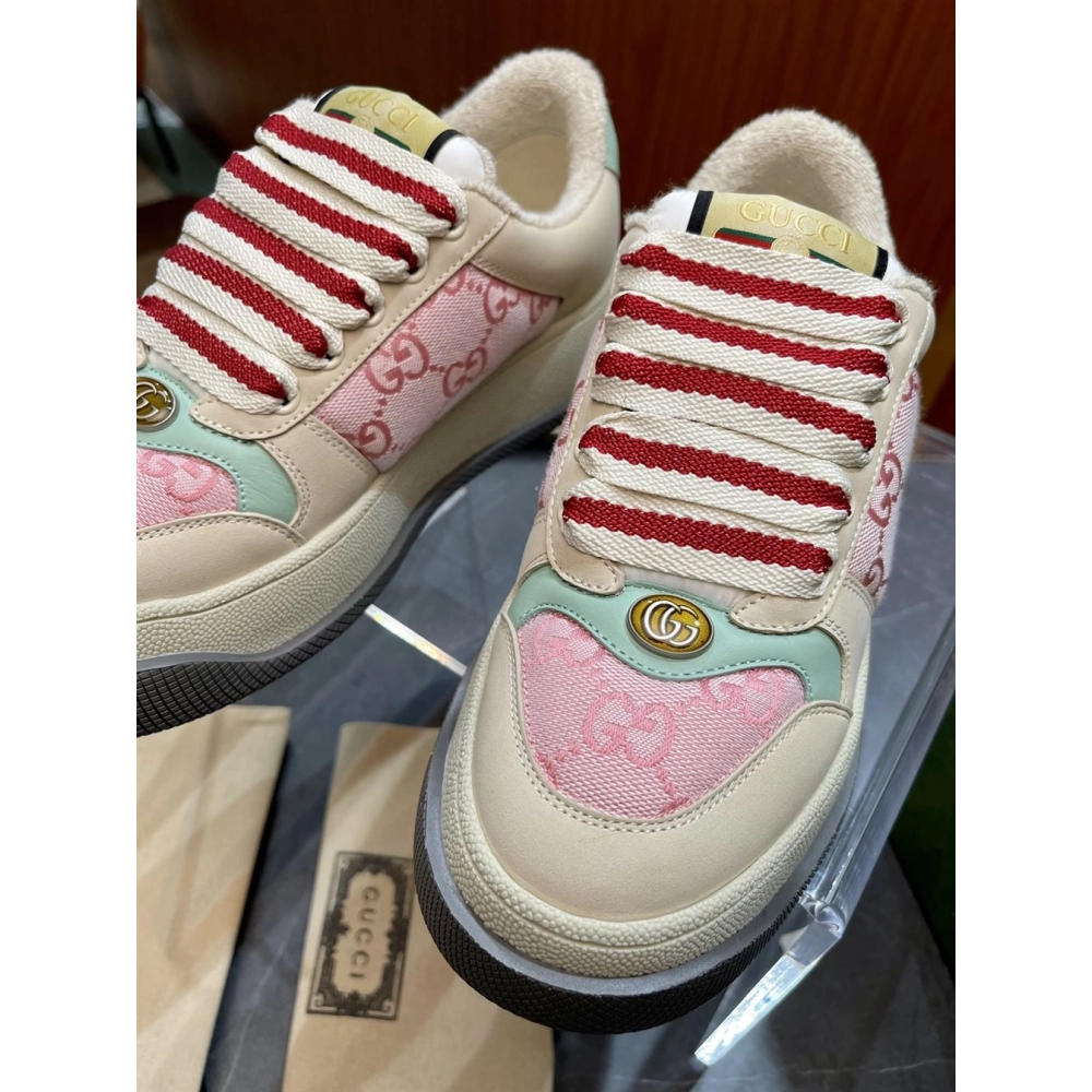 FashionStatement,GUCCI,IconicStyle,ItalianCraftsmanship,LuxuryFootwear,SNEAKER