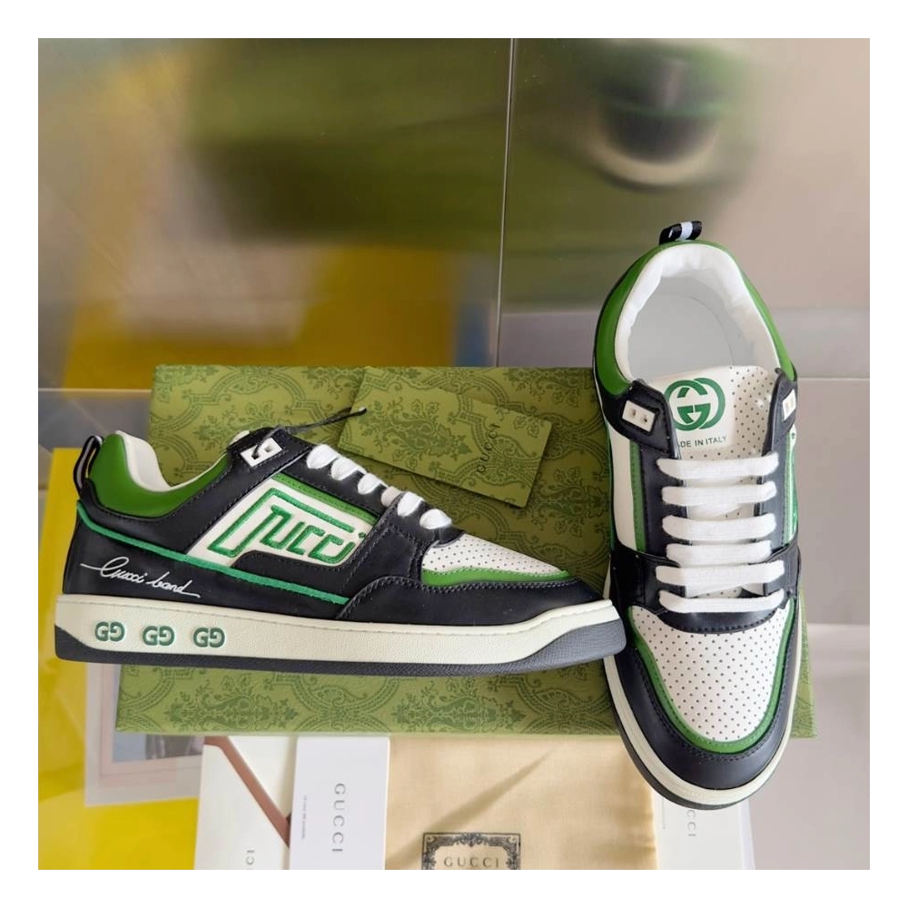 FashionStatement,GUCCI,IconicStyle,ItalianCraftsmanship,LuxuryFootwear,SNEAKER