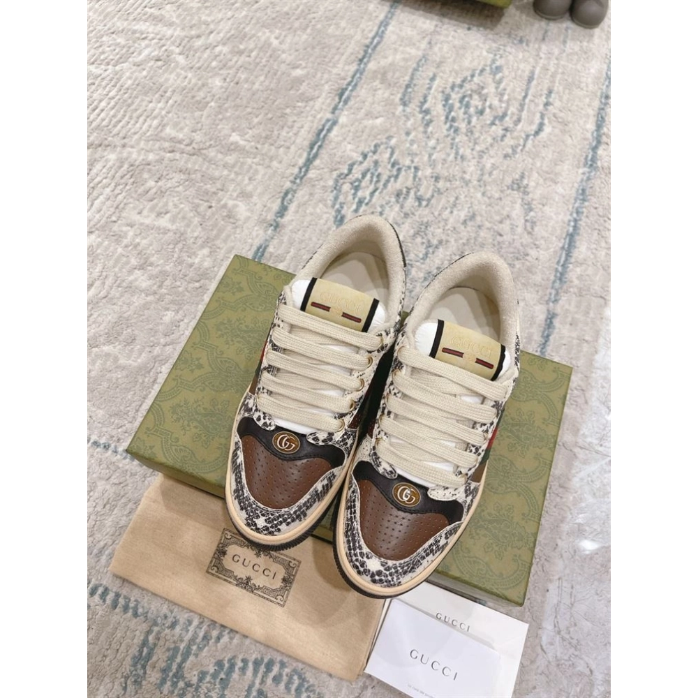 FashionStatement,GUCCI,IconicStyle,ItalianCraftsmanship,LuxuryFootwear,SNEAKER