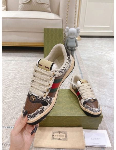 FashionStatement,GUCCI,IconicStyle,ItalianCraftsmanship,LuxuryFootwear,SNEAKER