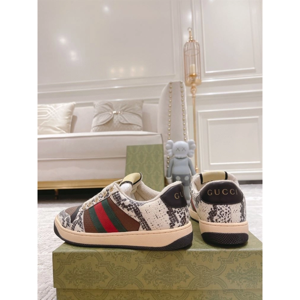 FashionStatement,GUCCI,IconicStyle,ItalianCraftsmanship,LuxuryFootwear,SNEAKER