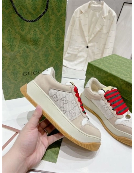 FashionStatement,GUCCI,IconicStyle,ItalianCraftsmanship,LuxuryFootwear,SNEAKER