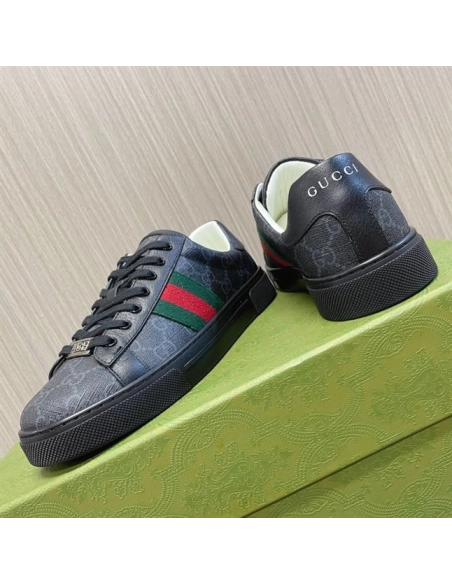 GUCCI,Lowtop,LuxuryFootwear,SNEAKER