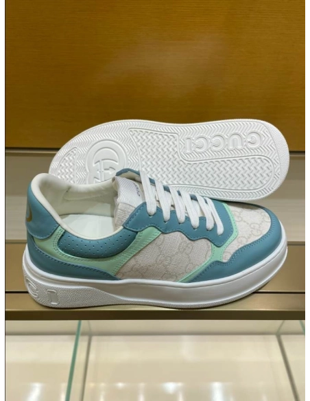 FashionStatement,GUCCI,IconicStyle,ItalianCraftsmanship,LuxuryFootwear,SNEAKER