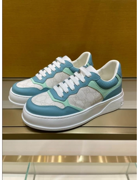 FashionStatement,GUCCI,IconicStyle,ItalianCraftsmanship,LuxuryFootwear,SNEAKER