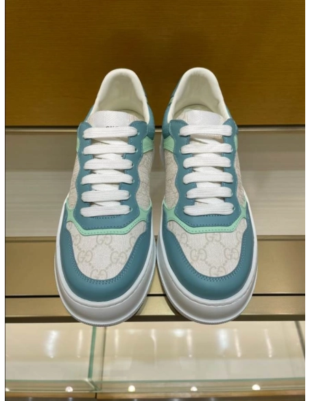 FashionStatement,GUCCI,IconicStyle,ItalianCraftsmanship,LuxuryFootwear,SNEAKER