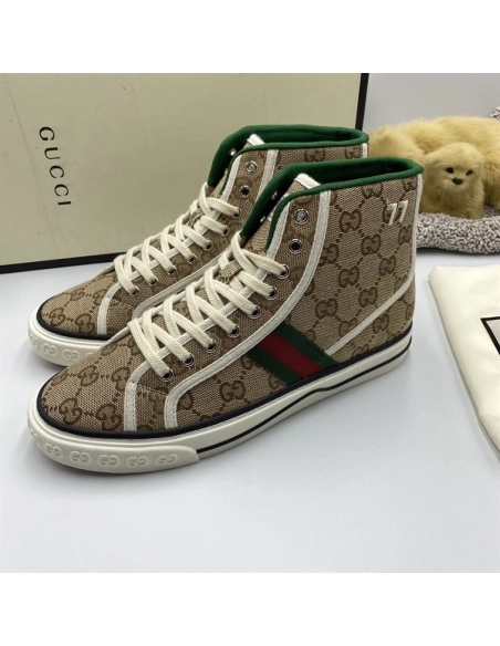 GUCCI,IconicStyle,LuxuryFootwear,SNEAKER