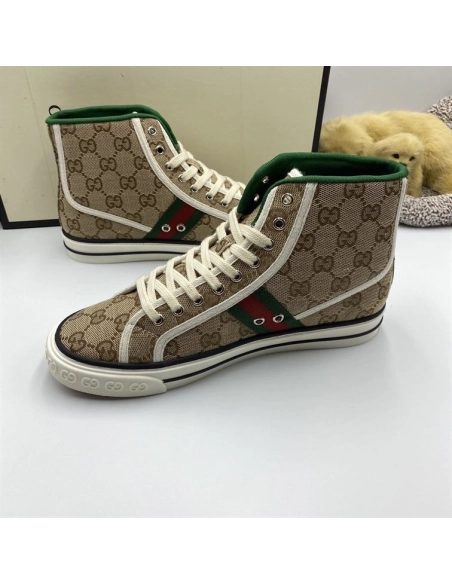 GUCCI,IconicStyle,LuxuryFootwear,SNEAKER