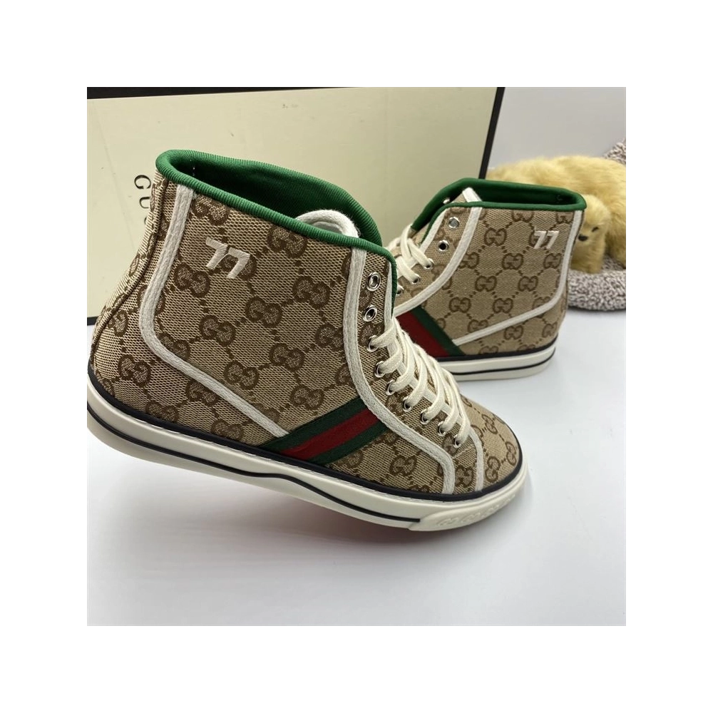 GUCCI,IconicStyle,LuxuryFootwear,SNEAKER