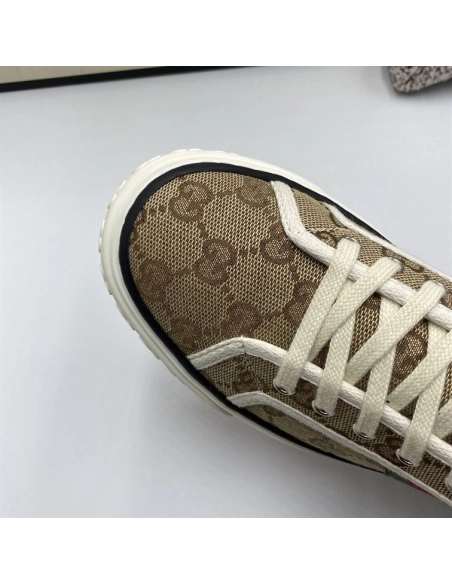 GUCCI,IconicStyle,LuxuryFootwear,SNEAKER