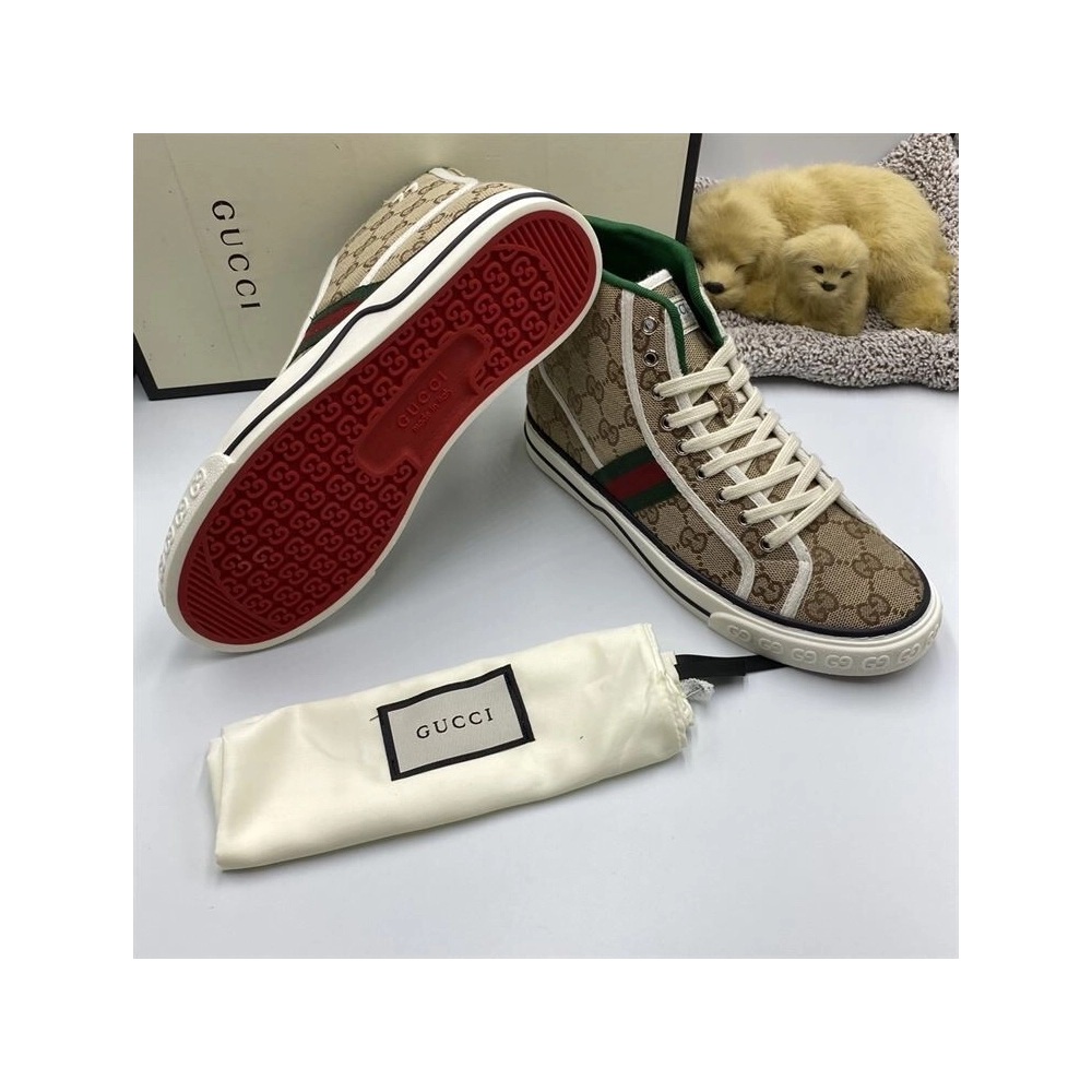 GUCCI,IconicStyle,LuxuryFootwear,SNEAKER