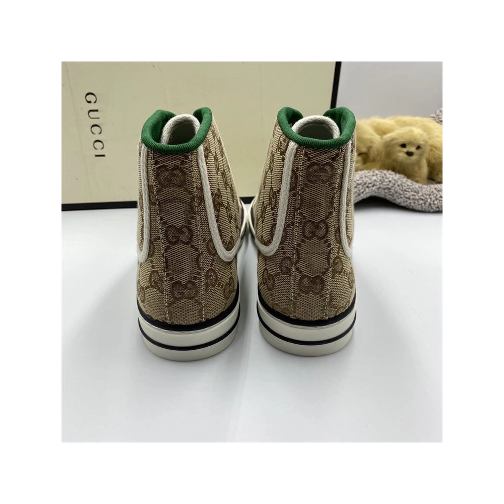 GUCCI,IconicStyle,LuxuryFootwear,SNEAKER