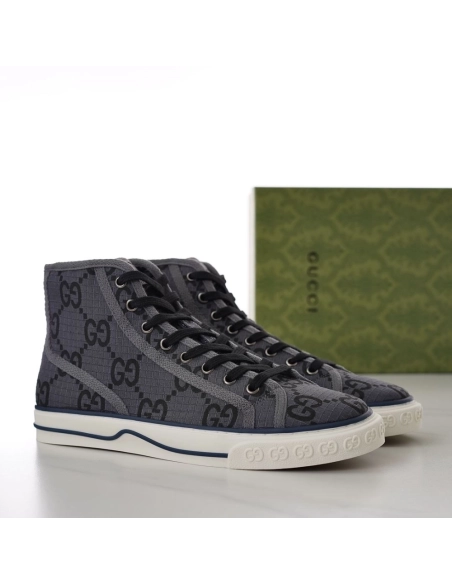 FashionStatement,GUCCI,IconicStyle,ItalianCraftsmanship,LuxuryFootwear,SNEAKER