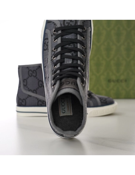 FashionStatement,GUCCI,IconicStyle,ItalianCraftsmanship,LuxuryFootwear,SNEAKER