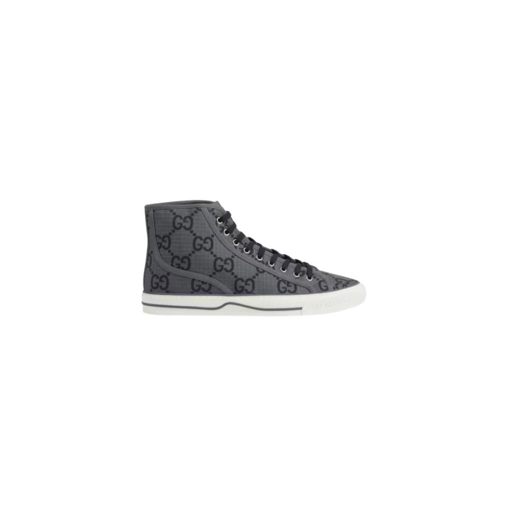FashionStatement,GUCCI,IconicStyle,ItalianCraftsmanship,LuxuryFootwear,SNEAKER