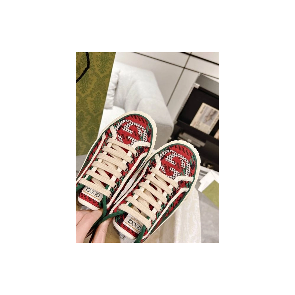 GUCCI,Lowtop,LuxuryFootwear,SNEAKER