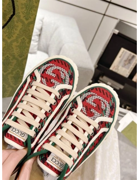 GUCCI,Lowtop,LuxuryFootwear,SNEAKER