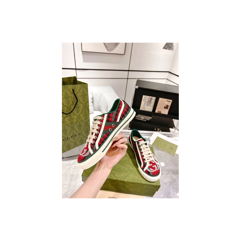 GUCCI,Lowtop,LuxuryFootwear,SNEAKER