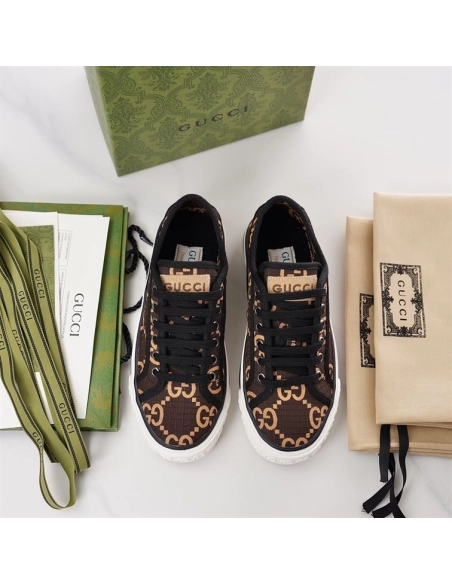 GUCCI,IconicStyle,ItalianCraftsmanship,LOW-TOP,LuxuryFootwear,SNEAKER