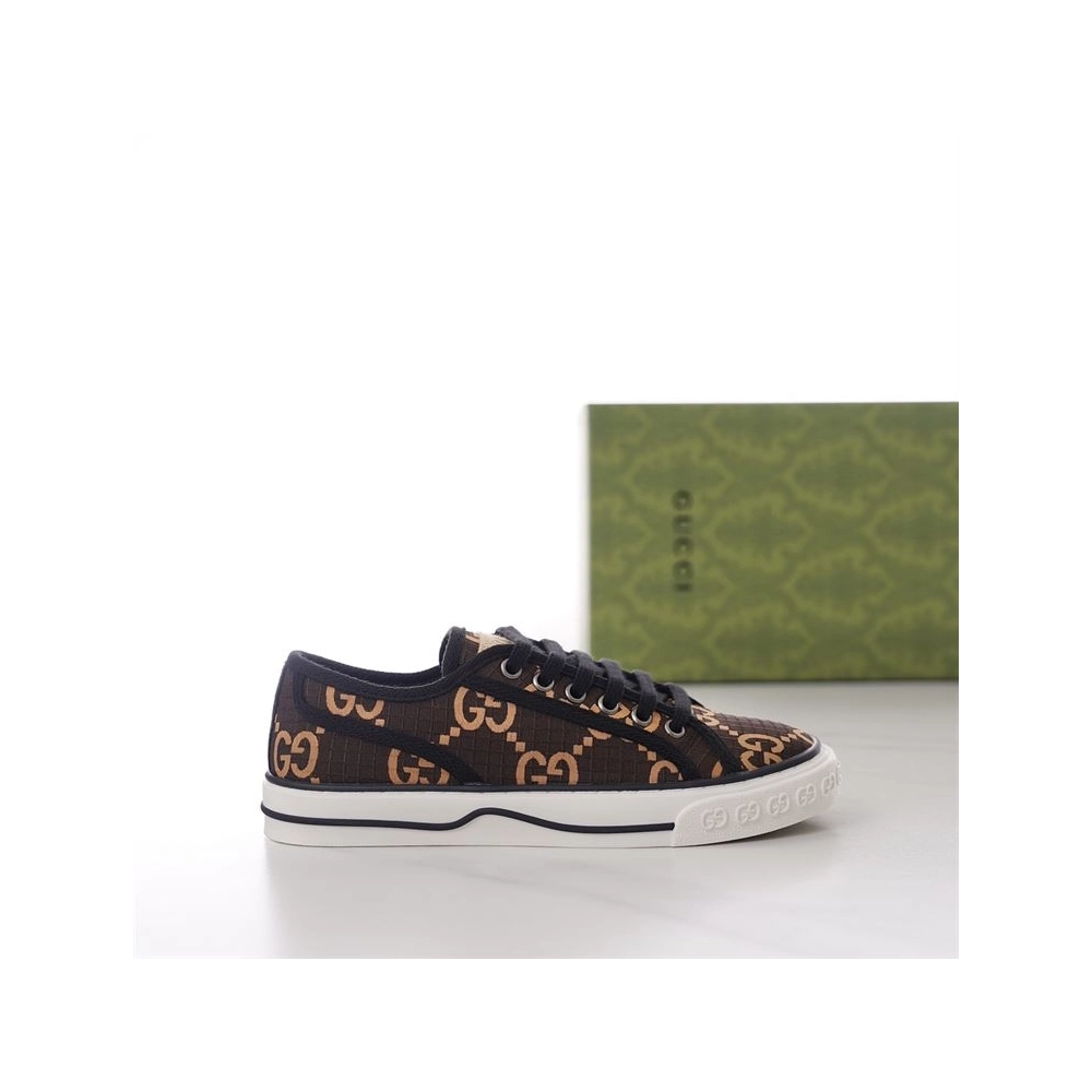 GUCCI,IconicStyle,ItalianCraftsmanship,LOW-TOP,LuxuryFootwear,SNEAKER