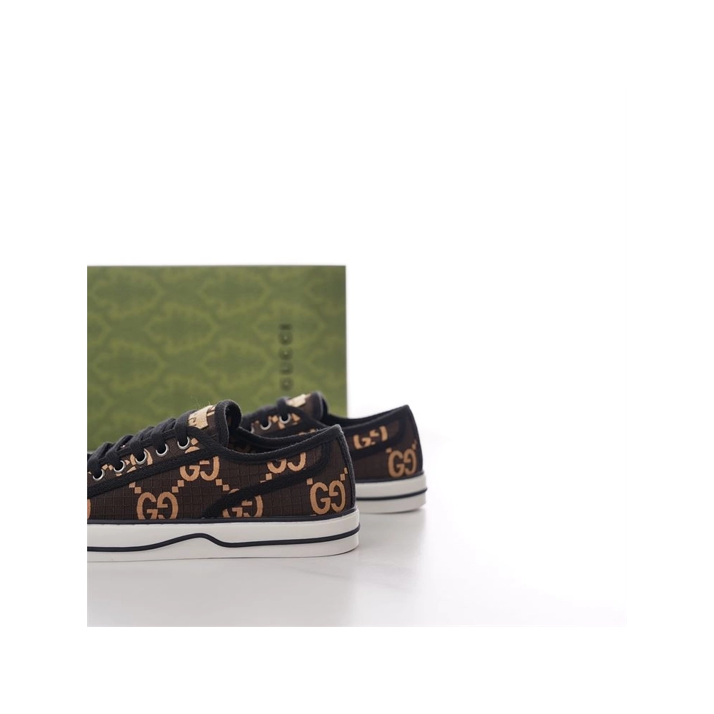 GUCCI,IconicStyle,ItalianCraftsmanship,LOW-TOP,LuxuryFootwear,SNEAKER