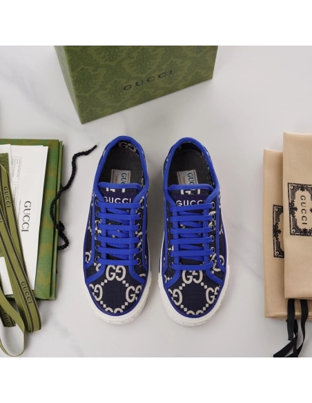 GUCCI,IconicStyle,ItalianCraftsmanship,LOW-TOP,LuxuryFootwear,SNEAKER