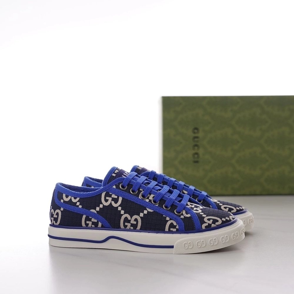 GUCCI,IconicStyle,ItalianCraftsmanship,LOW-TOP,LuxuryFootwear,SNEAKER