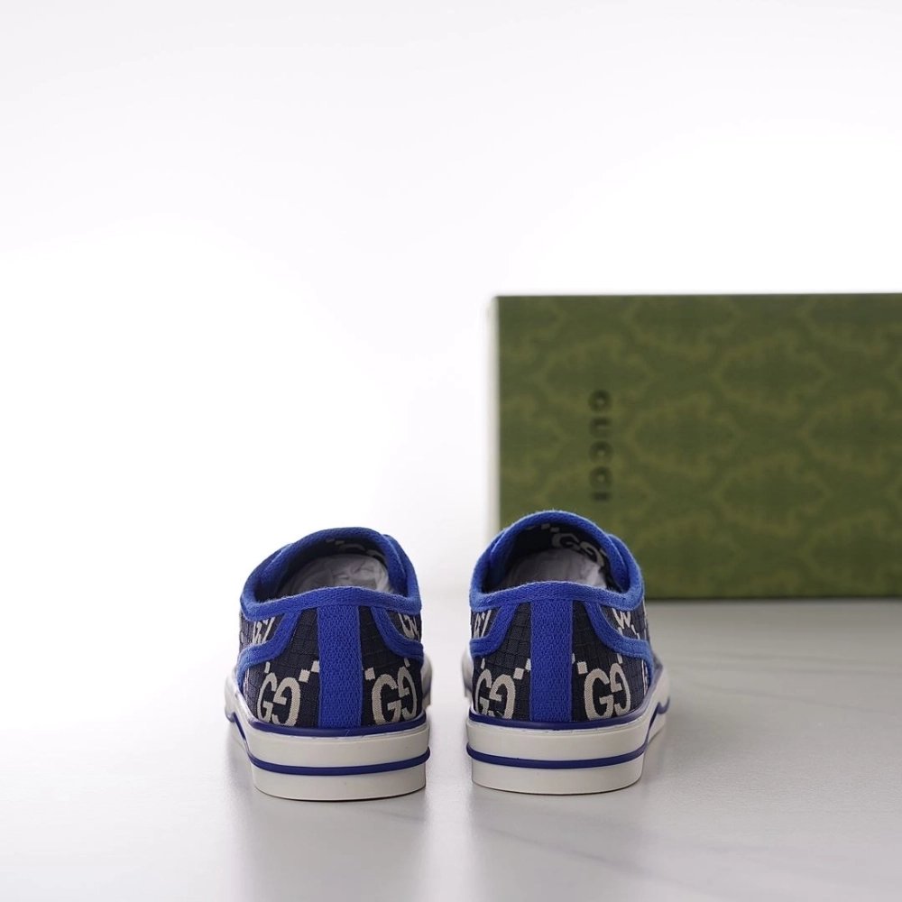 GUCCI,IconicStyle,ItalianCraftsmanship,LOW-TOP,LuxuryFootwear,SNEAKER