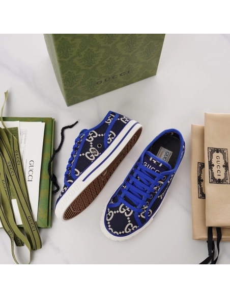 GUCCI,IconicStyle,ItalianCraftsmanship,LOW-TOP,LuxuryFootwear,SNEAKER