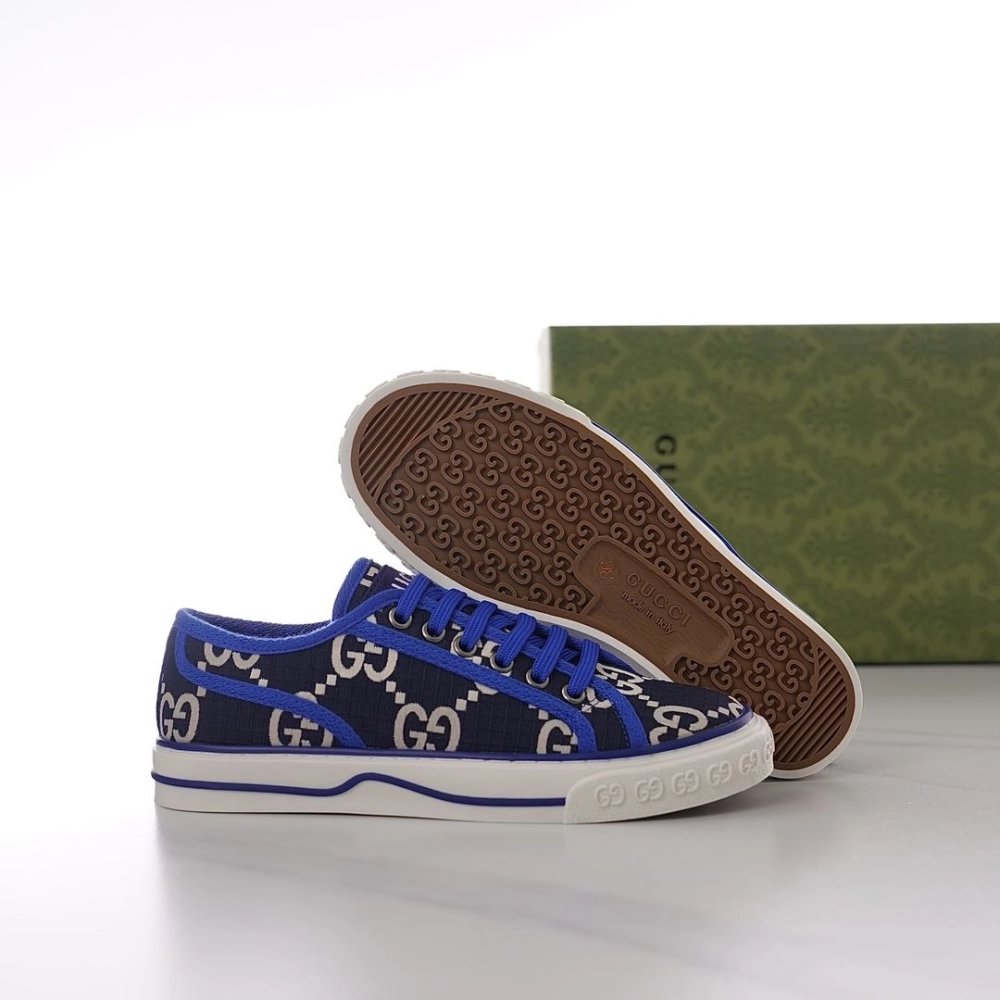 GUCCI,IconicStyle,ItalianCraftsmanship,LOW-TOP,LuxuryFootwear,SNEAKER