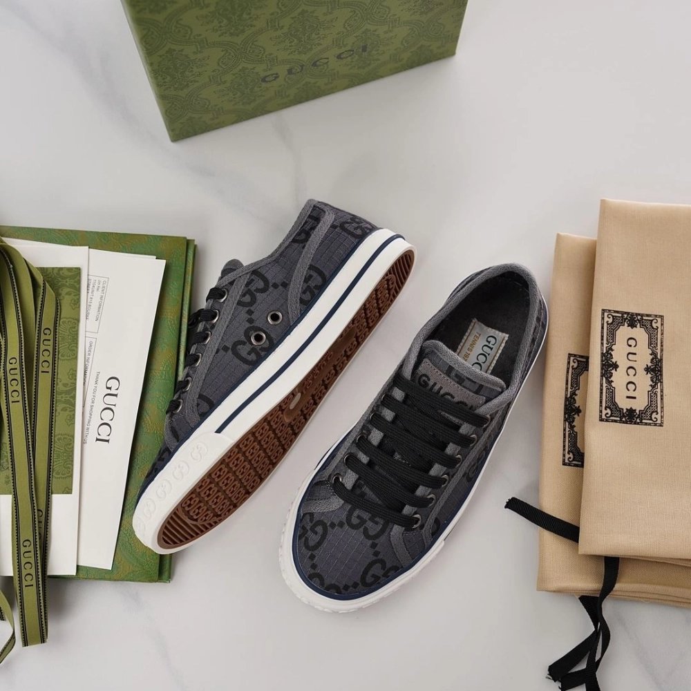 GUCCI,Lowtop,LuxuryFootwear,SNEAKER