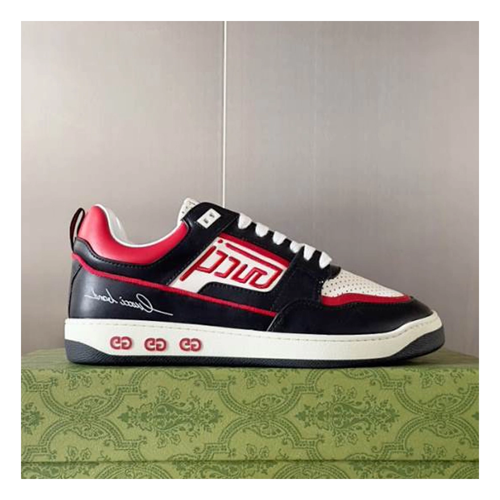 FashionStatement,GUCCI,IconicStyle,ItalianCraftsmanship,LuxuryFootwear,SNEAKER