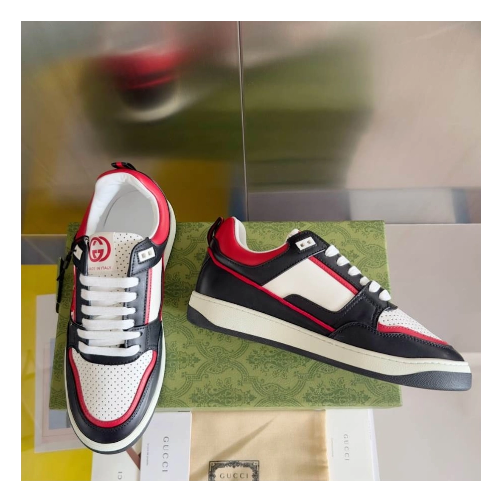 FashionStatement,GUCCI,IconicStyle,ItalianCraftsmanship,LuxuryFootwear,SNEAKER